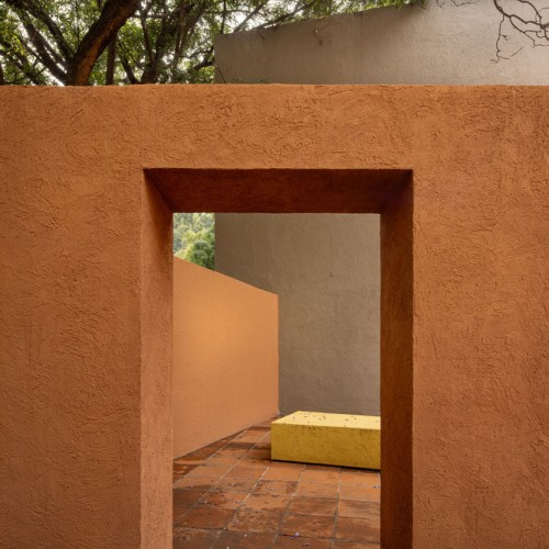 El Eco de un Pasillo